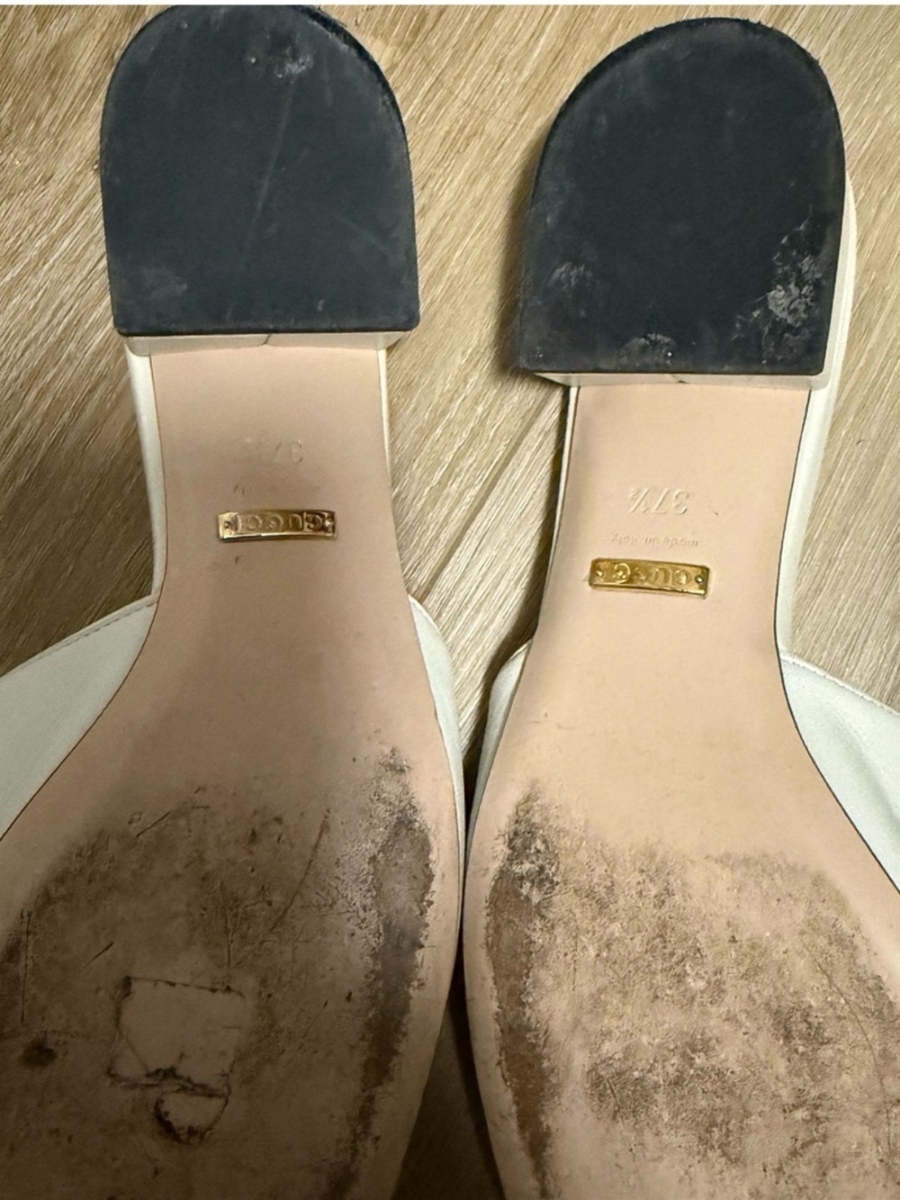 ♥️ Authentic Gucci White Leather Horsebit Slide Mules with Gold Hardware ♥️ - Picture 2 of 2